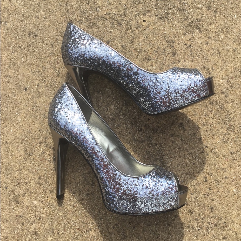 Sparkly Guess Pumps